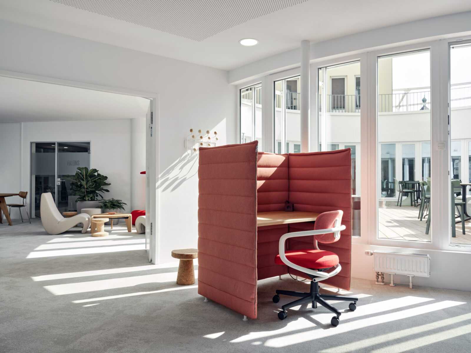 Alcôve Plus Desk - Round Office